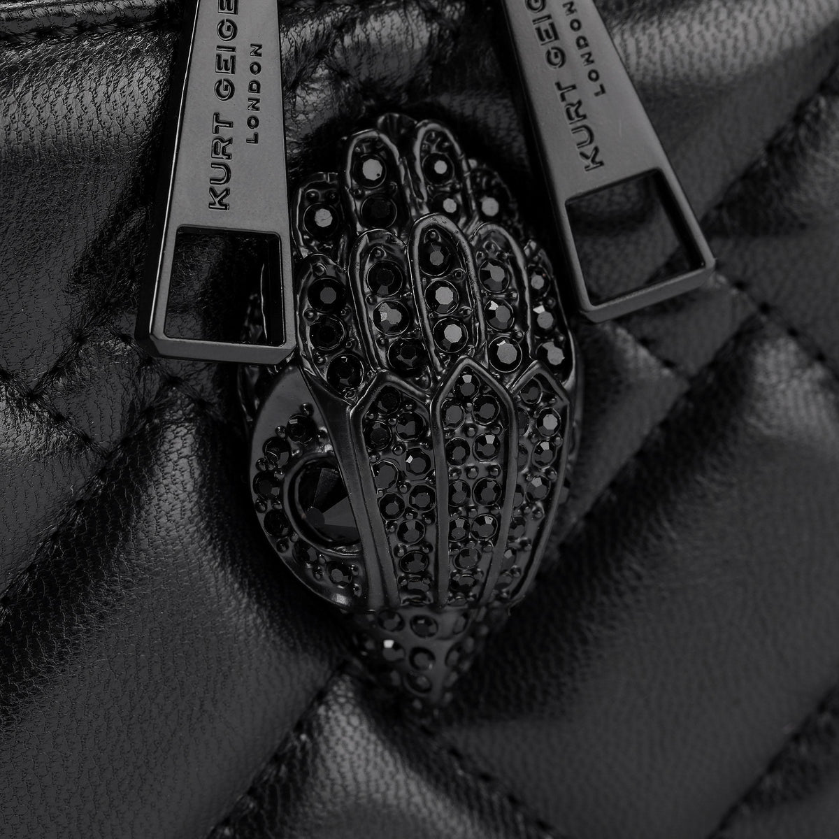 Mini Kensington Vanity Drench Case Bag in Black Leather