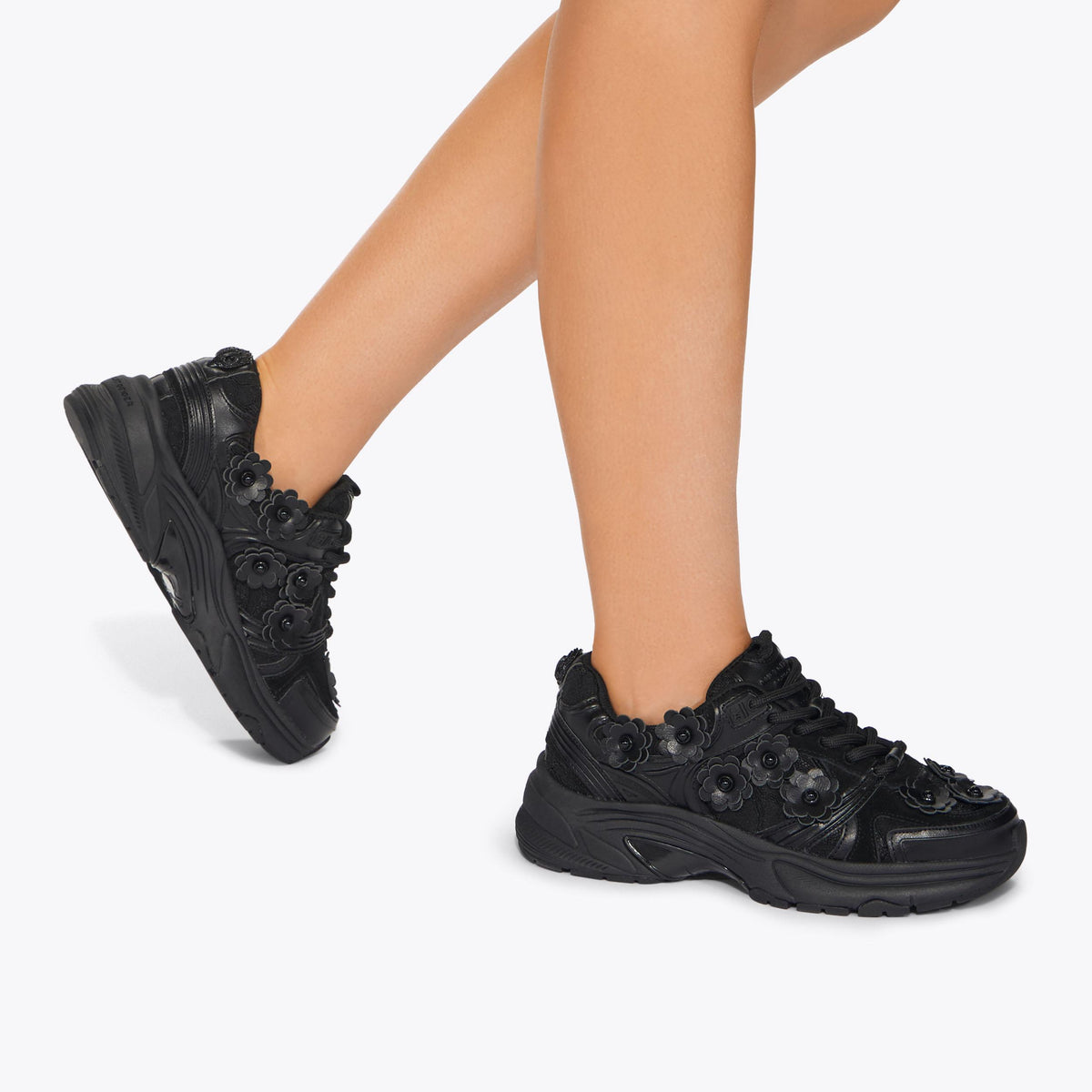 Columbia Sneakers in Black Suede
